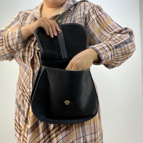 Vintage Coach Crescent Bag Black Leather Purse Handbag 9235 - Picture 5 of 16